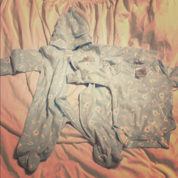 Sleep sack with long sleeve shirt and hat - Picture 1 of 3